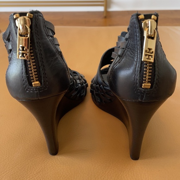 TORY BURCH LEATHER WEDGES BLACK - Picture 3 of 5